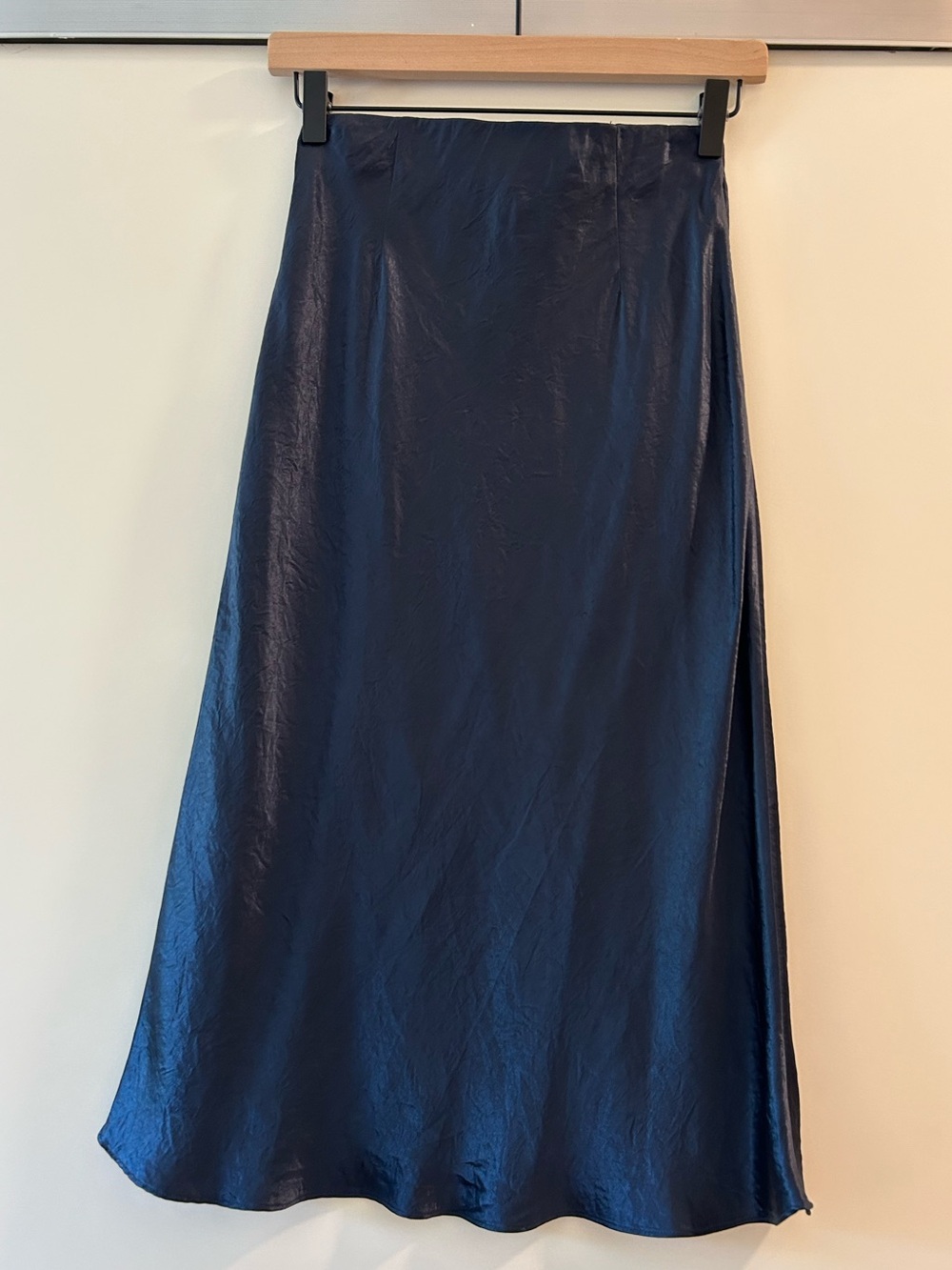 Aritzia Babaton slip satin midi skirt in navy
